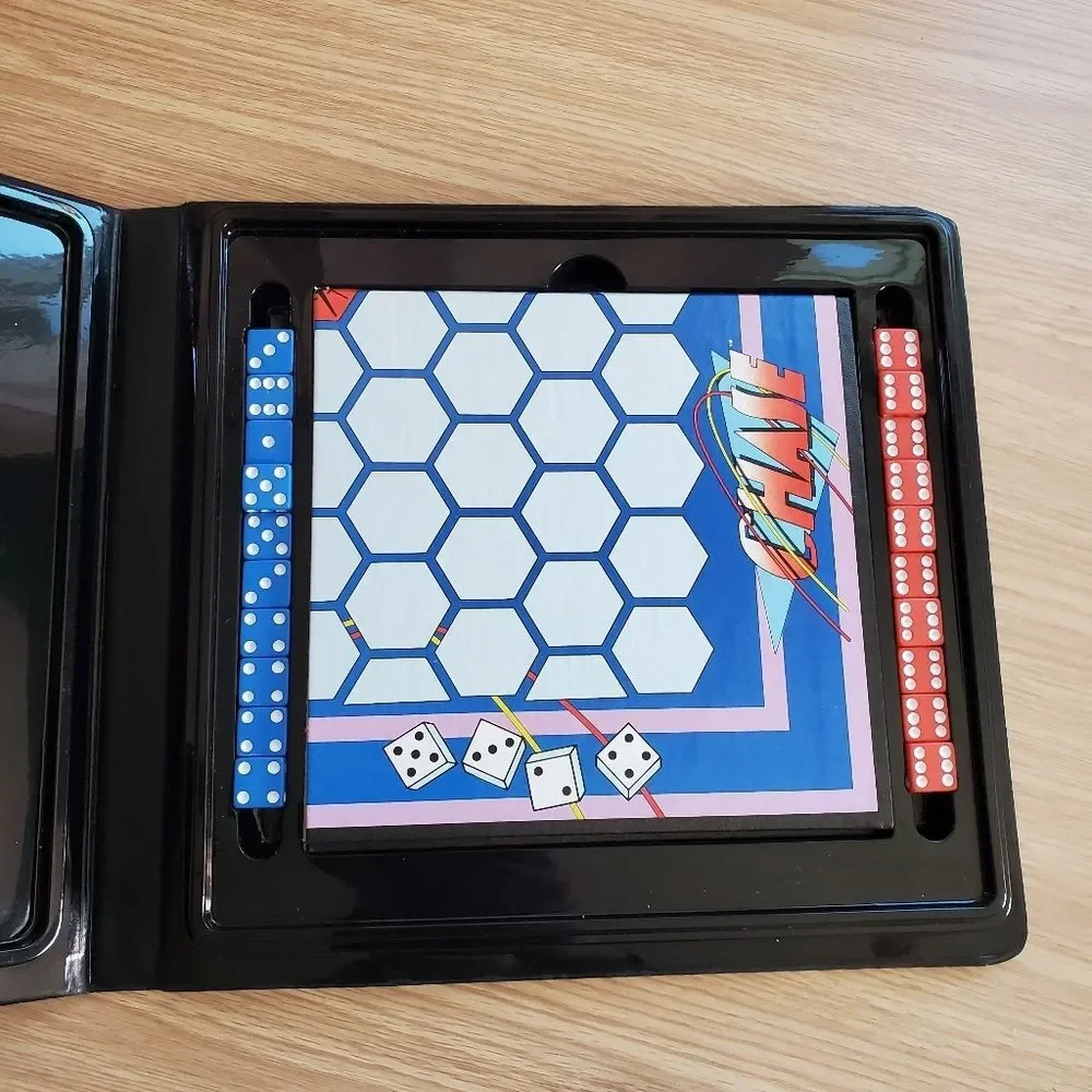 Vintage 1986‎ Chase challenging strategy board dice game